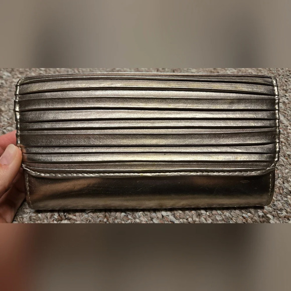Champagne clutch wallet - Picture 1 of 3